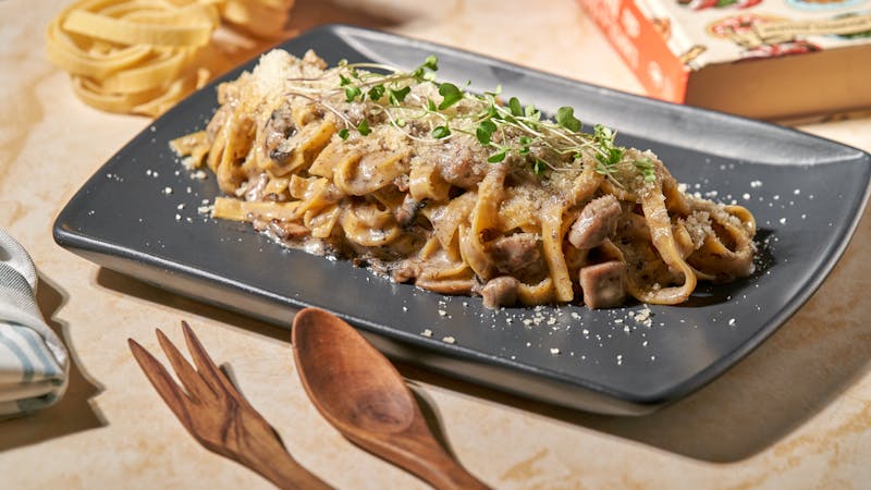 Fettuccine Alfredo creamy white sauce pasta